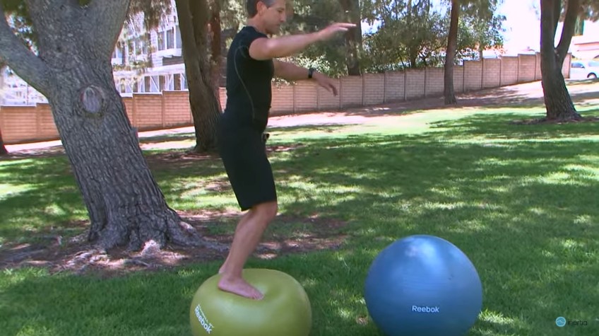 陸上サーフトレーニング 湘南サーフィンスクール ウォータードア