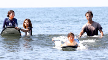 体験・ビギナーサーフィンスクール 海上レッスン